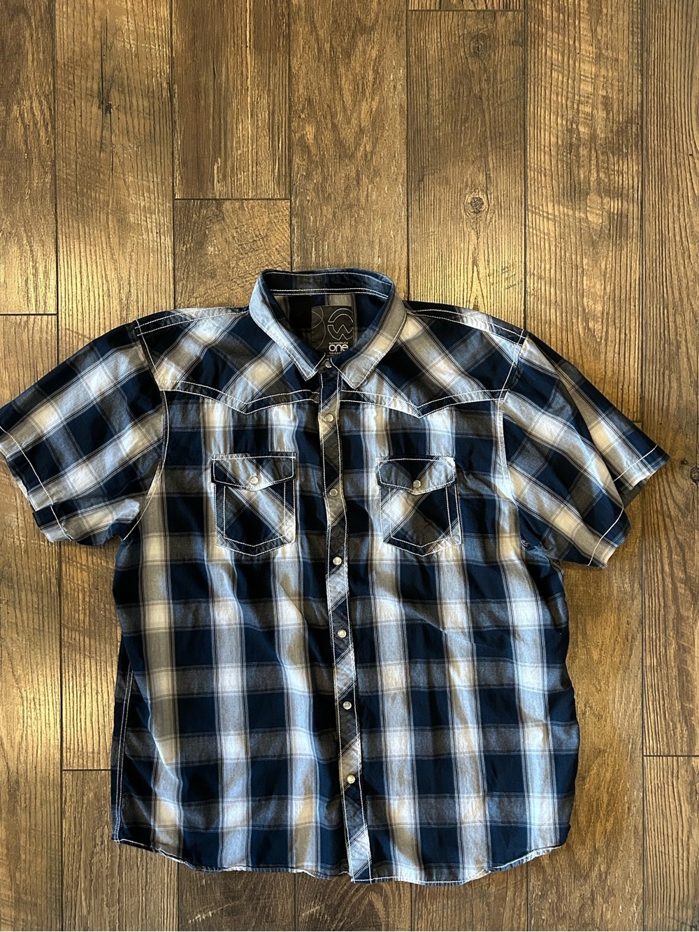 Men's Short-Sleeve Blue Plaid Button-Down Shirt
